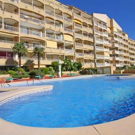Sleeps 5 With Pool Air Con And Wifi Apartment *