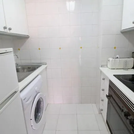 Sleeps 5 With Pool Air Con And Wifi Apartment Calpe