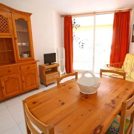 Apartment Sleeps 5 With Pool Air Con And Wifi Calpe