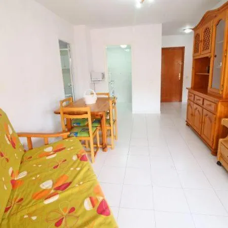 Sleeps 5 With Pool Air Con And Wifi *
