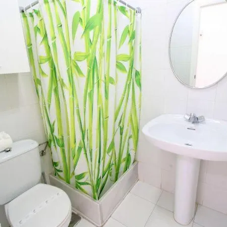 Apartment Sleeps 5 With Pool Air Con And Wifi *